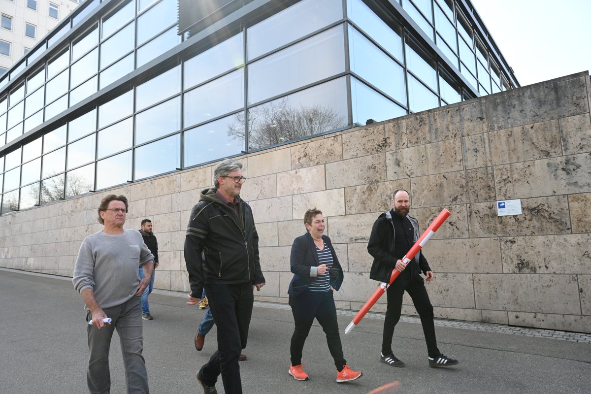 Linke_Thl's tweet photo. Ein Aus der #SAMAG Machine Tools GmbH wäre ein schwerer wirtschaftlicher und sozialer Schlag für die Region. Die @Linke_Thl steht klar an der Seite der Beschäftigten und fordert entschlossene Maßnahmen zur Rettung des Traditionsunternehmens.
👉 https://t.co/O1JLWgQ7wS https://t.co/Vp63uhJwYH
