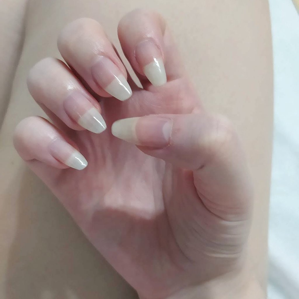 andreams_97's tweet photo. Cómo echo de menos mis uñas largas y bonitas 🥲 https://t.co/hUEp1VvPNP
