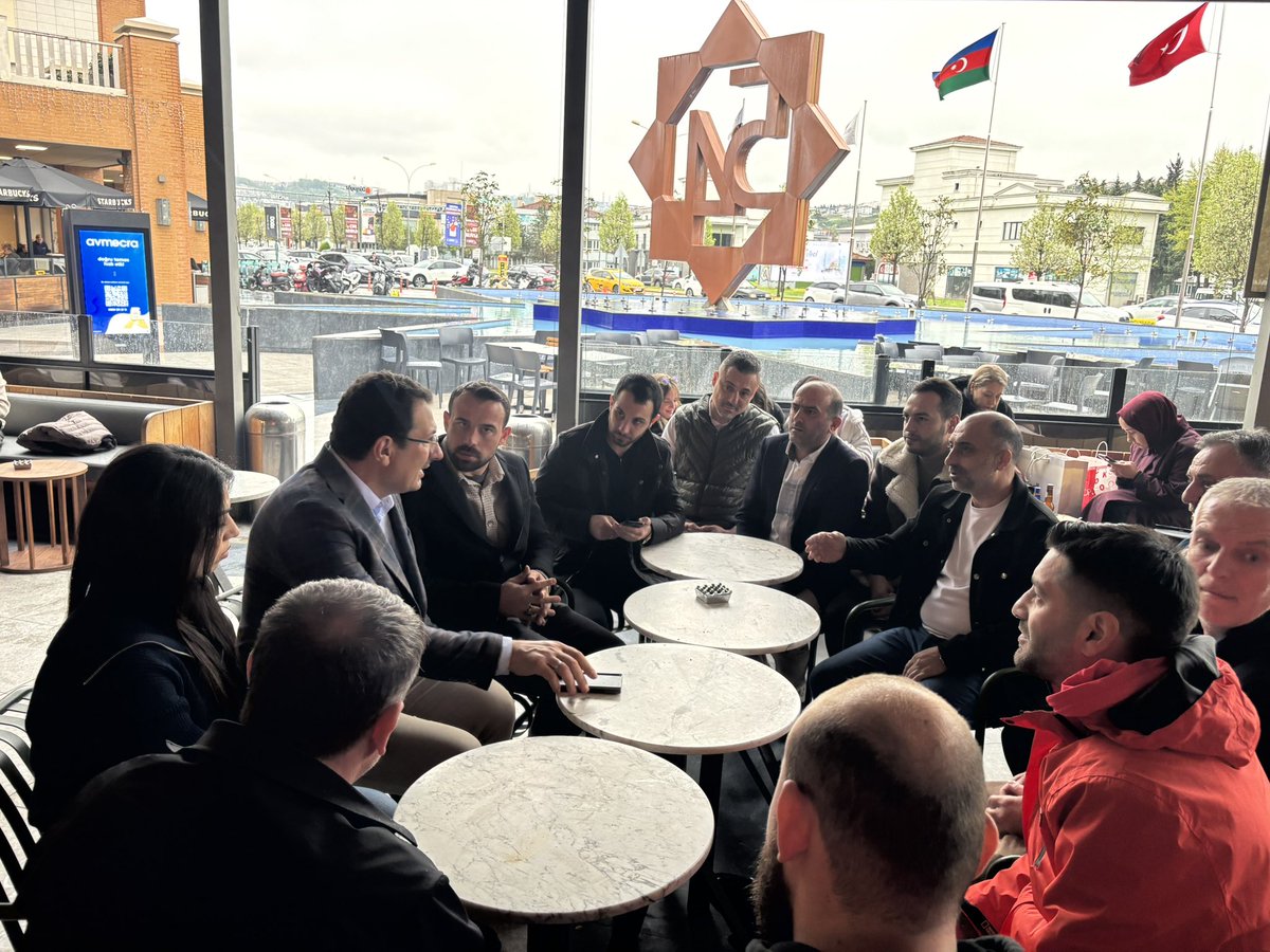 Kahve ikramı davetimizi kırmayıp icabet eden kıymetli AK Parti Genel Başkan Yrd . Seçim İşleri Başkanı Sn.Ali İhsan Yavuz başkanımıza teşekkür eder çalışmalarında  kolaylıklar dilerim.

#BoykotDeğilMilliZarar

#MilliDestekVakti