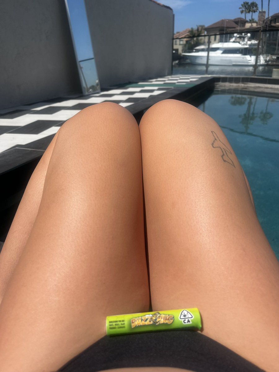 apollo_mgt's tweet photo. Who is ready for warmer weather?

#cannabisofthegods #nothingbutfire #kush #stoners #thc #indica #sativa #hybrid #buzznug #nitro #athena #smoke #420 #minorityowned #apollo #apollocultivationmanagement https://t.co/V1j2uLGq9X