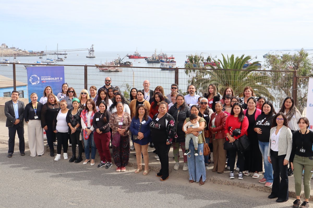 Fortalecer las capacidades de las mujeres del mar es clave para que amplíen sus oportunidades económicas. En Caldera, Chile, se lanzó 'Emprendedoras del Mar', un programa que les brinda herramientas para gestionar negocios, generar ingresos sostenibles y mejorar su calidad de