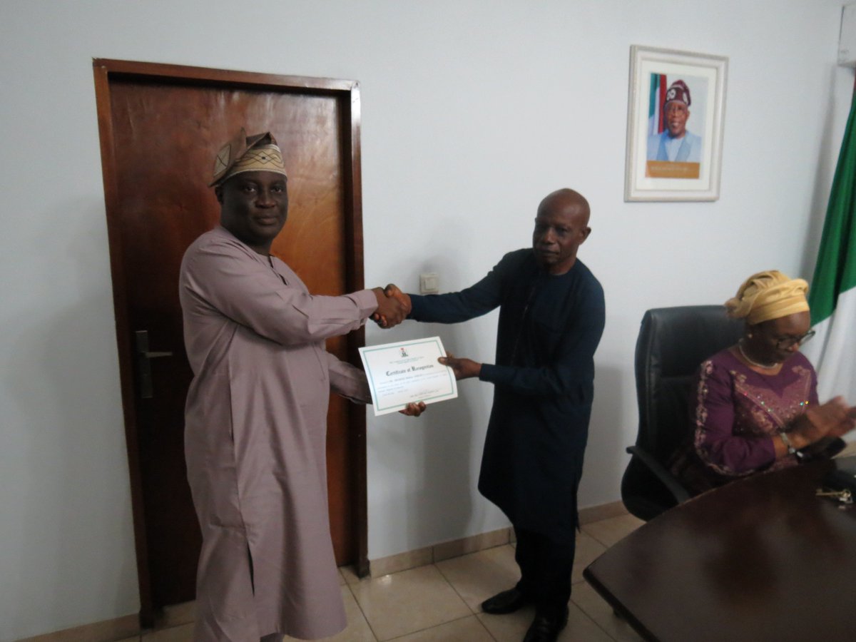 officialNHC_Yde's tweet photo. Send-off ceremony for Minister Economic, Mr N. U Alasha; Protocol Officer, Mr Christopher Akpan; and General Staff, Mr Mathew Abamah, at the High Commission. https://t.co/10LbClcwga