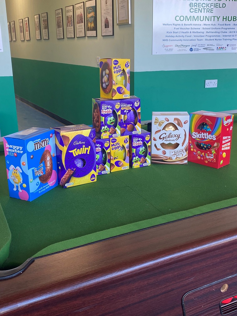 BNENC_'s tweet image. A huge @BNENC_ thank you to David Kelly and the staff at @cefonline for their generous donation of Easter Eggs for the Easter Holidays. Our young people will be thrilled. 😎