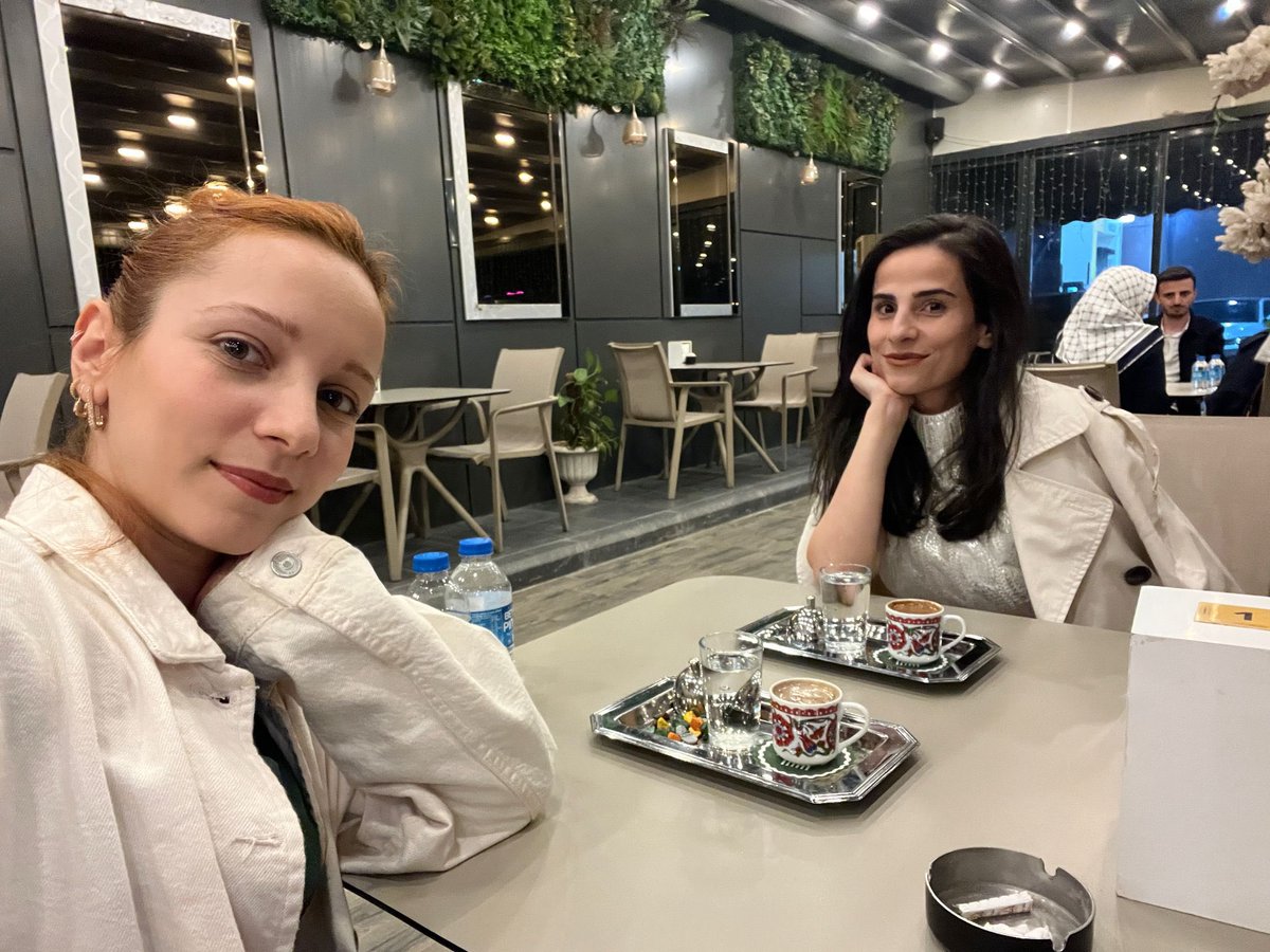 ruveysa_aksoy's tweet photo. İtinayla Apple kamera kontrolü yapılır 😅 https://t.co/j1hjpg0VXG