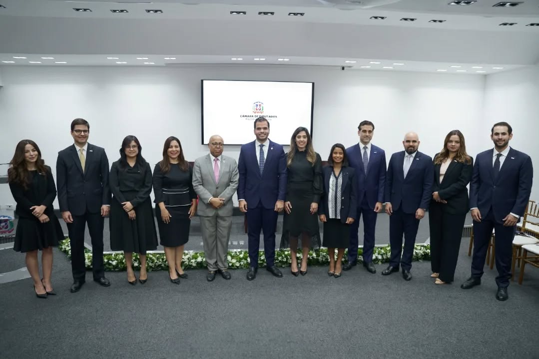 Celebramos este merecido reconocimiento otorgado a ANJE. Nos honra ser testigos del impacto que generan y les auguramos muchos más éxitos en su misión de seguir impulsando la participación activa de la juventud en la toma de decisiones.

#JP