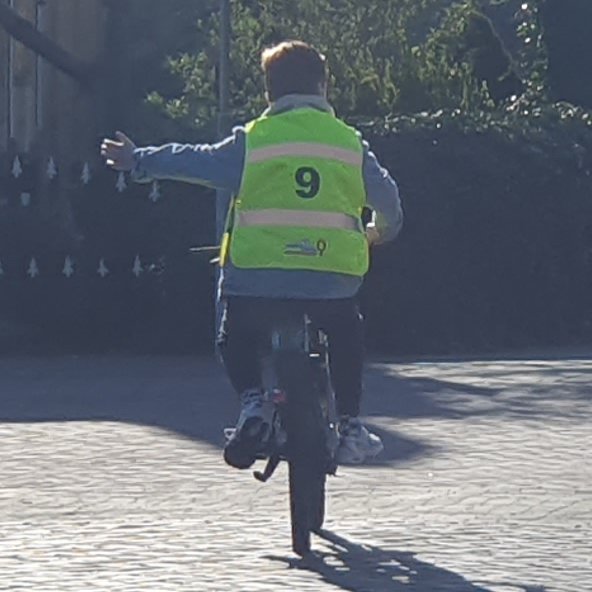 🦺 De drie scholen in Stellendam - CNS Zomerland, CBS Het Kompas en OBS Stellegors - organiseerden vandaag gezamenlijk het #SCHOOLopSEEF praktisch #Verkeersexamen
🍀 Wethouder Van Putten <a href="/gem_go/">Goeree-Overflakkee</a> kwam de leerlingen succes wensen
💐 Hulpouders bedankt voor jullie inzet