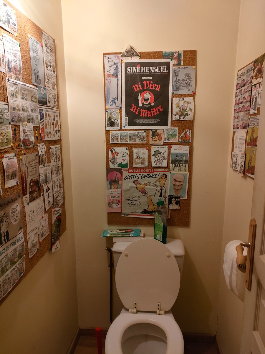 « Et comment je vais faire moi pour continuer à décorer mes chiottes ?
Bordel c'est pas possible que vous vous arrêtiez ! Ne plus vous trouver le mercredi chez le marchand de journaux, vous les gentils, sans pub, sans IA, ne nous laissez pas orphelins, cernés par les cons d'ici
