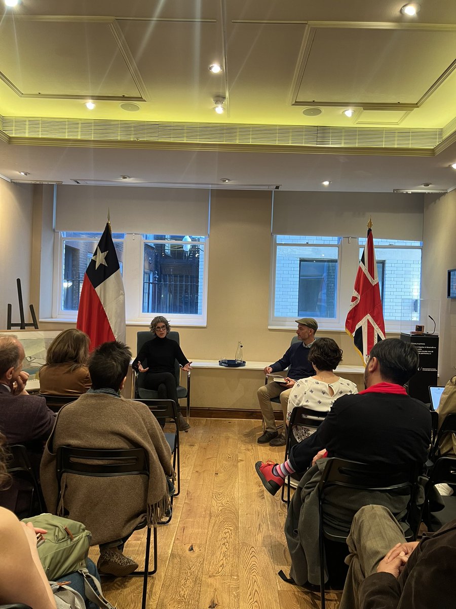 Chile en UK (@chile_in_the_uk) on Twitter photo Chilean novelist, actor and screenwriter <a href="/NonaFernandez/">Nona Fernandez</a> is in the UK! We visited <a href="/Dauntbooks/">Daunt Books</a> yesterday and held a public talk last night at the Embassy in London with poet and critic Leo Boix as moderator. Next stop: <a href="/oxfordlitfest/">OxfordLitFest</a> ! Chilean novelist, actor and screenwriter <a href="/NonaFernandez/">Nona Fernandez</a> is in the UK! We visited <a href="/Dauntbooks/">Daunt Books</a> yesterday and held a public talk last night at the Embassy in London with poet and critic Leo Boix as moderator. Next stop: <a href="/oxfordlitfest/">OxfordLitFest</a> !