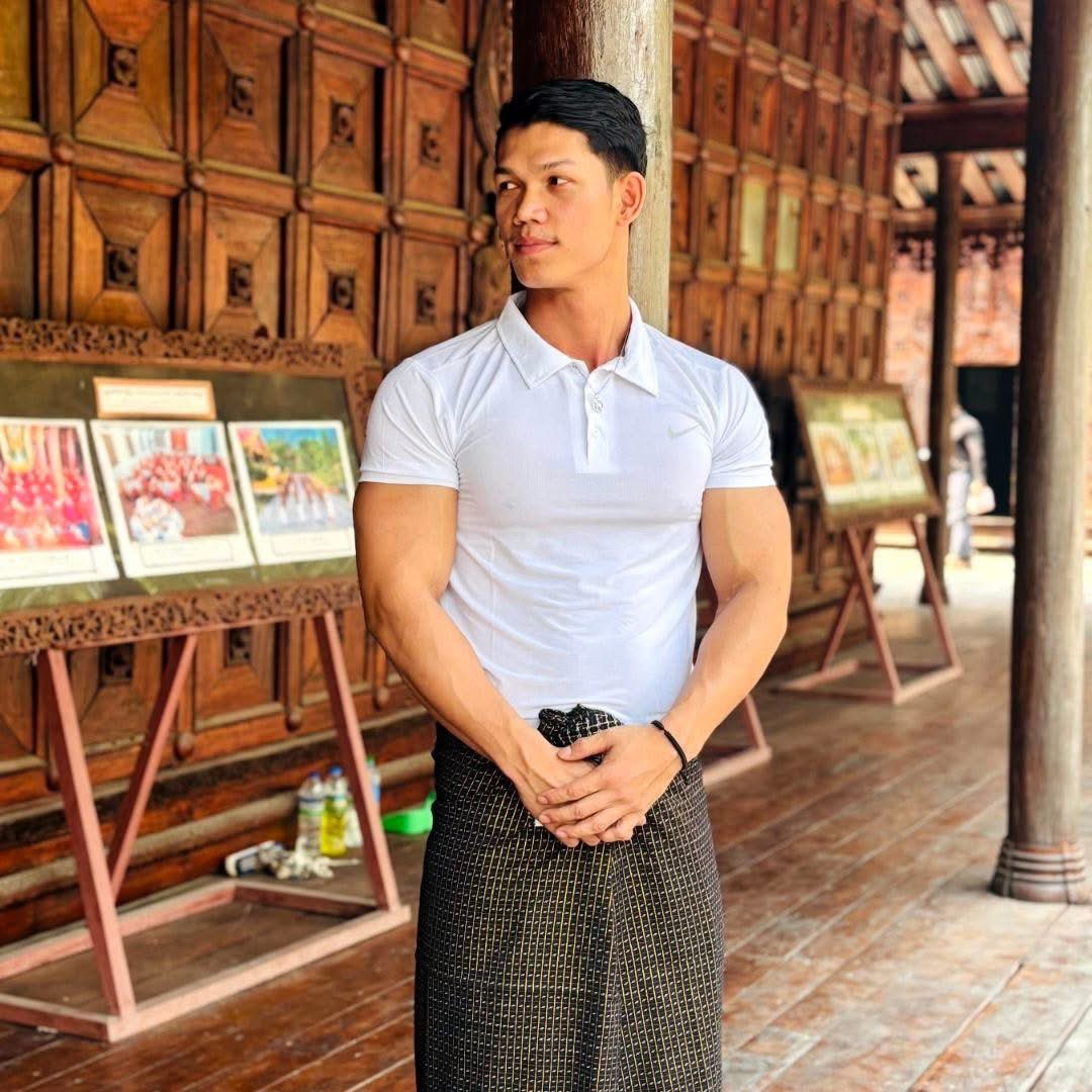 kbb2kloykloy's tweet photo. ��ามีนักกล้ามหล่อมาก https://t.co/Y53omiPNH8