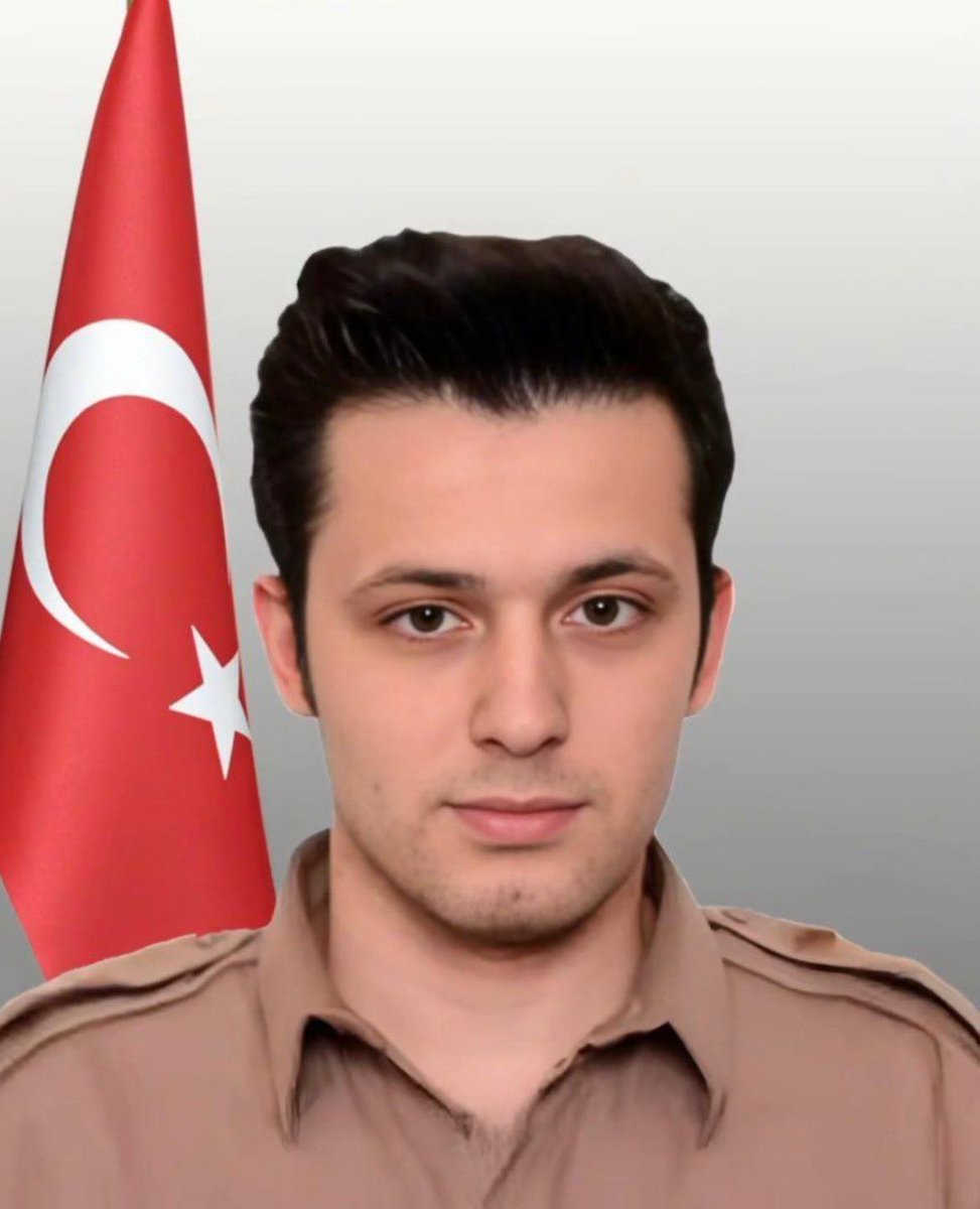 Milletimizin başı sağ olsun🇹🇷

Görevi esnasında uğradığı silahlı saldırı sonucu şehit olan Bekçi Uğur Gölçek’e Allah’tan rahmet, ailesine ve sevdiklerine başsağlığı ve sabır diliyorum.
#EskiUzmanÇavuşlar