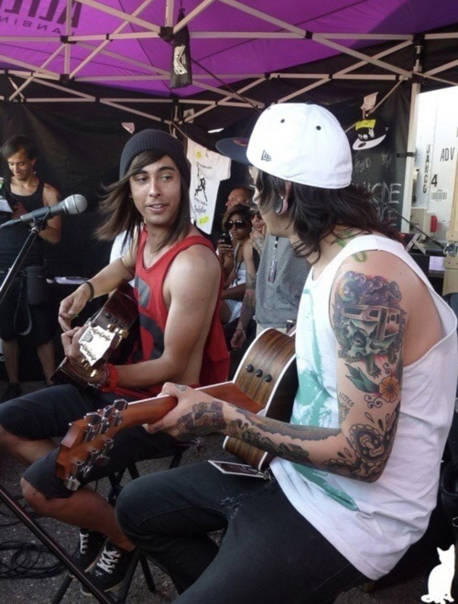 hourly ptv IS SEEING PTV! (@ptvbythehour) on Twitter photo 