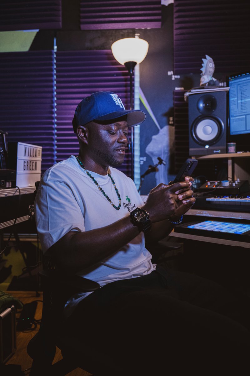 nillagreen's tweet photo. I'm working, and looking good doing it 😎😜
-
"What You Want" single available at 
https://t.co/GLmzKxe0xA
-
More music and events coming!
.
.
.
.
#music #studio #artist https://t.co/VpeQZrjaah