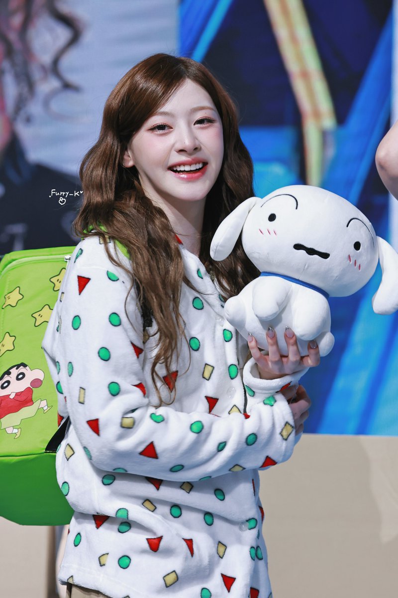 250402 세으니이 더 귀여워요

#STAYC #세은 
#스테이씨 #SEEUN 
#공주와또