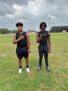 ApachesGHS's tweet image. District Track Updates:
Bryce Eleby- 1st Place in JV Discus
Isiah Balderas- 5th place JV Discus

Qualified for Area Meet:
Jermaine Upshaw- Shot-put district champion with a throw of 42' 11"
Marcus Lampkin- 4th in shot-put with a throw of 42"