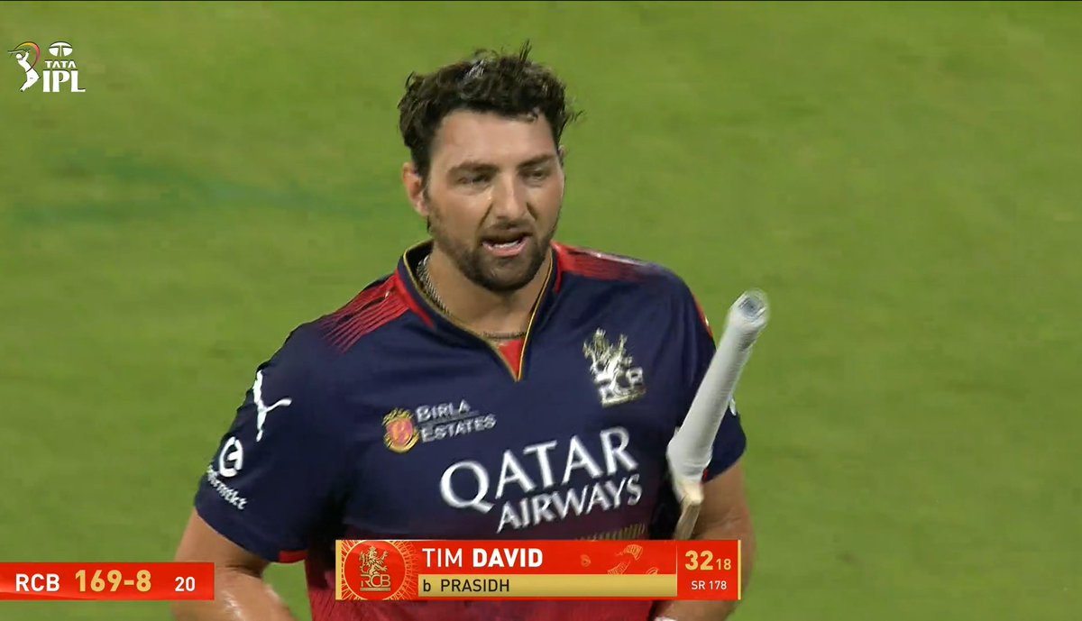 imAashutoshh's tweet photo. TIM DAVID – THE FINISHER. 🫡

– A incredible knock at Chinnaswamy 32 (18) with 3 fours and 2 sixes. https://t.co/uthUsSpRIt