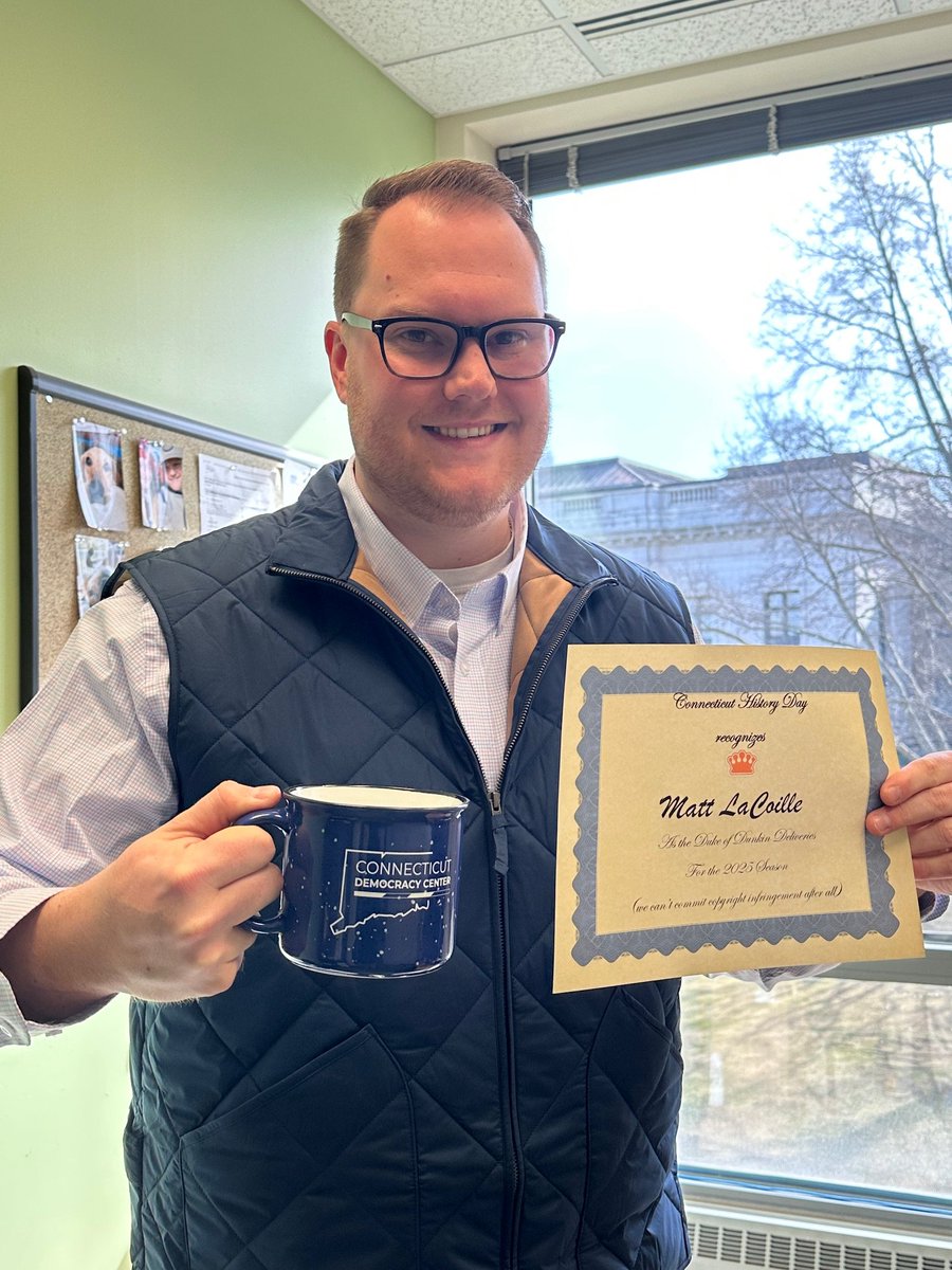 Our very own Matt LaCoille earned the title Duke of the Dunkin Run for volunteering at the CT History Day Regional contest in Mansfield. CT History Day is now seeking volunteer judges for the statewide competition on May 3 at CCSU. For info, click here: ct.nhd.org/App?f=366125eb…