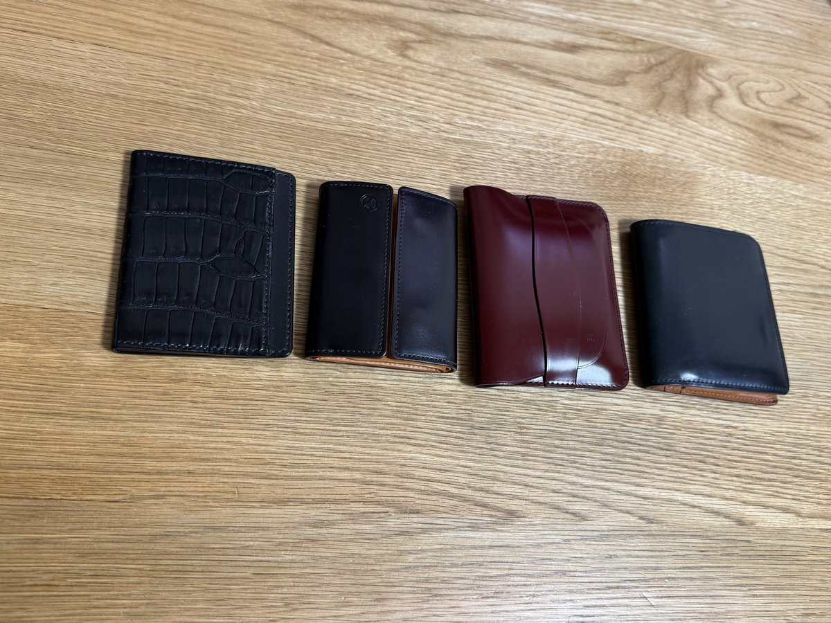 baboocon's tweet photo. ミニマル革財布たち。
#GANZO #ウォームスクラフツ #TWCM #MIC #three2four #革財布 #コードバン https://t.co/OryS0ijLLR