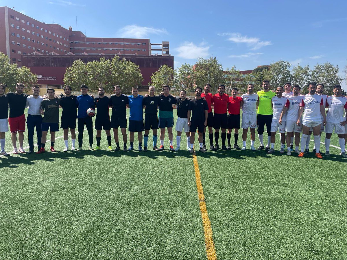 Docencia Arrixaca (@docencia_hcuva) on Twitter photo Final del partidooo!!! ⚽️
Victoria 6-1 de <a href="/MurciaPolicia/">Policía Local Murcia</a> frente al equipo de abogados.
El viernes se verán las caras con la <a href="/BammMedicina/">BAMM Balompédica Murciana Medicina</a> en la gran final de las “Jornadas deportivas Arrixaca 50º aniversario” Final del partidooo!!! ⚽️
Victoria 6-1 de <a href="/MurciaPolicia/">Policía Local Murcia</a> frente al equipo de abogados.
El viernes se verán las caras con la <a href="/BammMedicina/">BAMM Balompédica Murciana Medicina</a> en la gran final de las “Jornadas deportivas Arrixaca 50º aniversario”