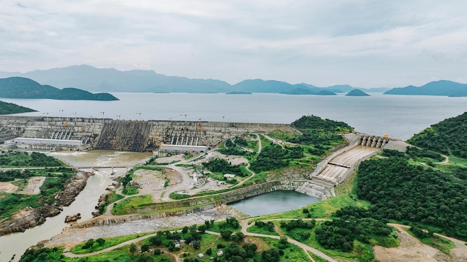 Flagship Dam Entering Into New Era

After 14 years of financial and diplomatic struggles, #Ethiopia is celebrating the anniversary of the construction of the Grand Ethiopian Renaissance Dam (#GERD); which five months remain until the official inauguration

press.et/herald/?p=1130…