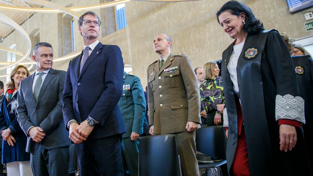 lariojaorg's tweet photo. 👩🏻‍⚖️ El presidente @CapellanGonzalo ha asistido al acto de toma de posesión de la nueva presidenta de la Sala de lo Contencioso Administrativo del Tribunal Superior de Justicia de La Rioja (TSJR), Mónica Matute. https://t.co/F7VVteYakU