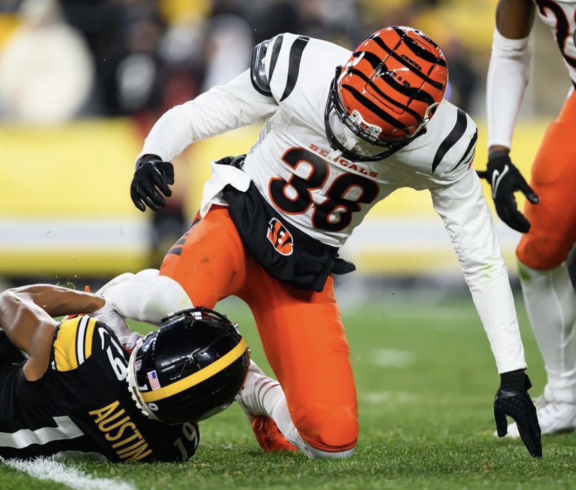 Blessed with the opportunity to handle content creation for <a href="/divey8_/">DJ Ivey ®</a> this year. 

Y’all better tap in 📸🤞🏼