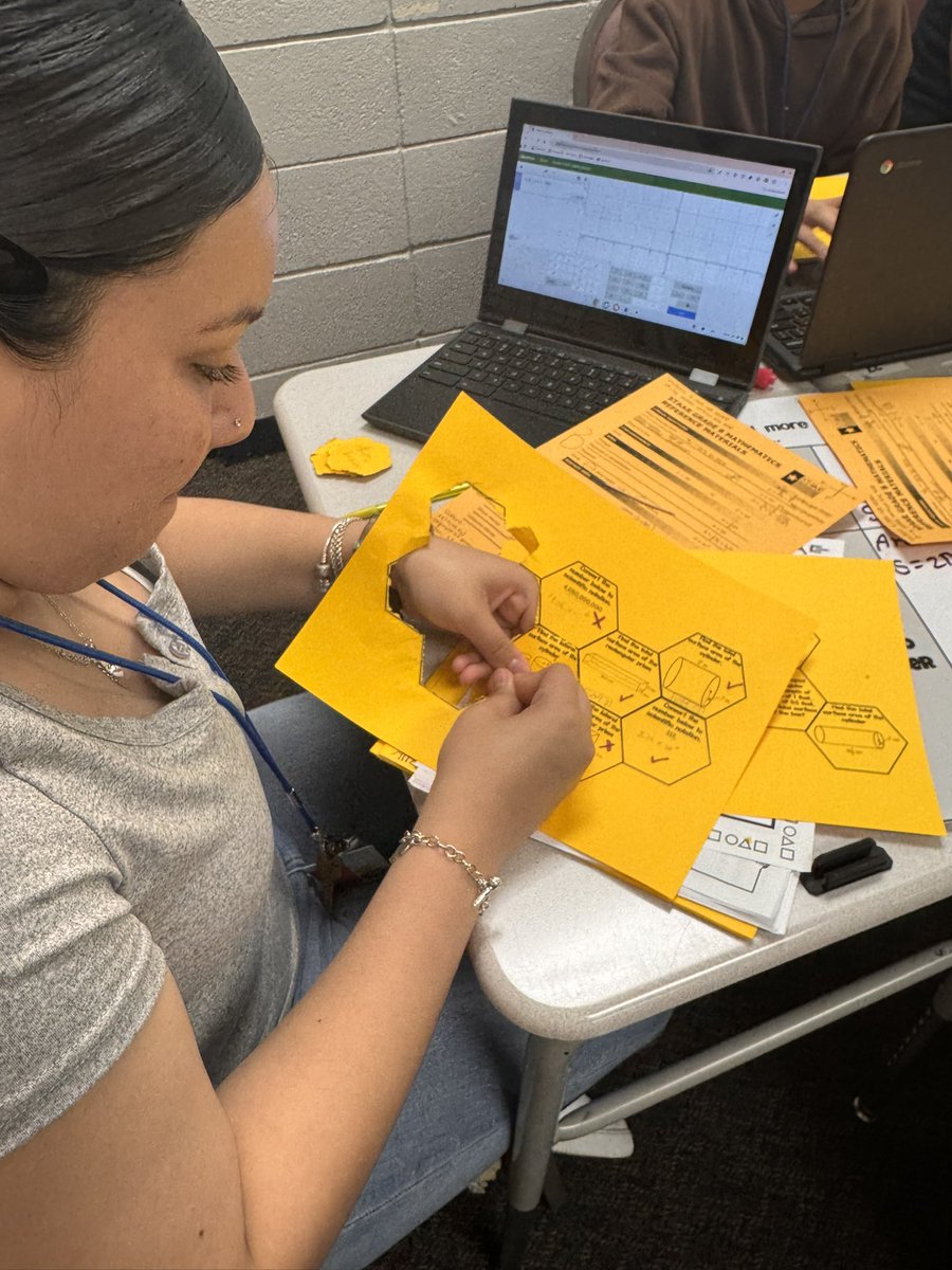 Gloria Medel tweet media