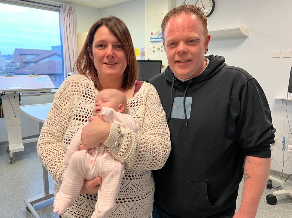 UHNM_NHS's tweet photo. A mum of six who suffered a life-threatening complication late in her pregnancy has said she owes her life and that of her newborn baby to specialist teams from UHNM's Maternity Centre➡️ https://t.co/3hEW3KUmKT https://t.co/uGqYgdN6PY