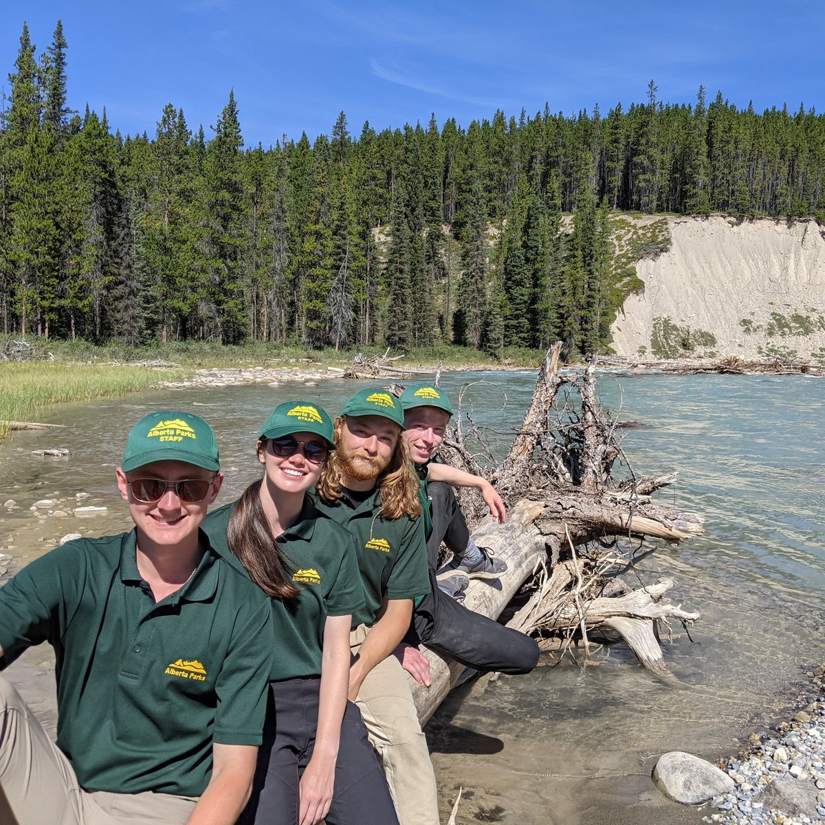 Join our team! We're currently hiring various positions around the province including seasonal information officers and maintenance workers. 

Learn more at albertaparks.ca/employment