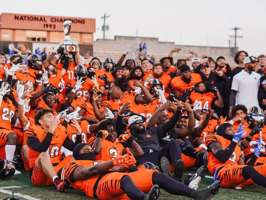 king_coby21's tweet photo. #AGTG East Central University Offered! https://t.co/ND4itifV3Z