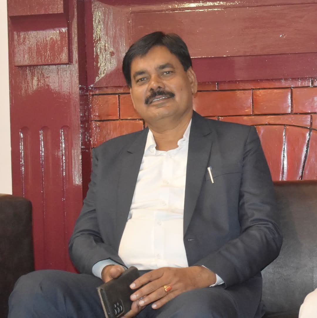 झारखंड मुक्ति मोर्चा सरायकेला खरसावां जिला का पुनः जिला अध्यक्ष बनाये जाने पर बड़े भैया <a href="/Dr_Shuvendu_JMM/">Dr. Shuvendu Mahato</a> जी को हार्दिक बधाई एवं शुभकामनाएं। 💐💐🤝

#Congratulations_Shuvendu_Da