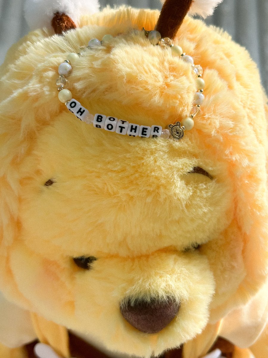 lexivas's tweet image. my Winnie the Pooh loving heart is complete 🥹 (well, maybe not COMPLETE, but is full) 💛

these new bracelets are insanely GORGEOUS. I mean, knocked out of the park. the details are beautiful, the pooh and friends charms are so perfect…

instagram.com/p/DH8y7sJuomF/