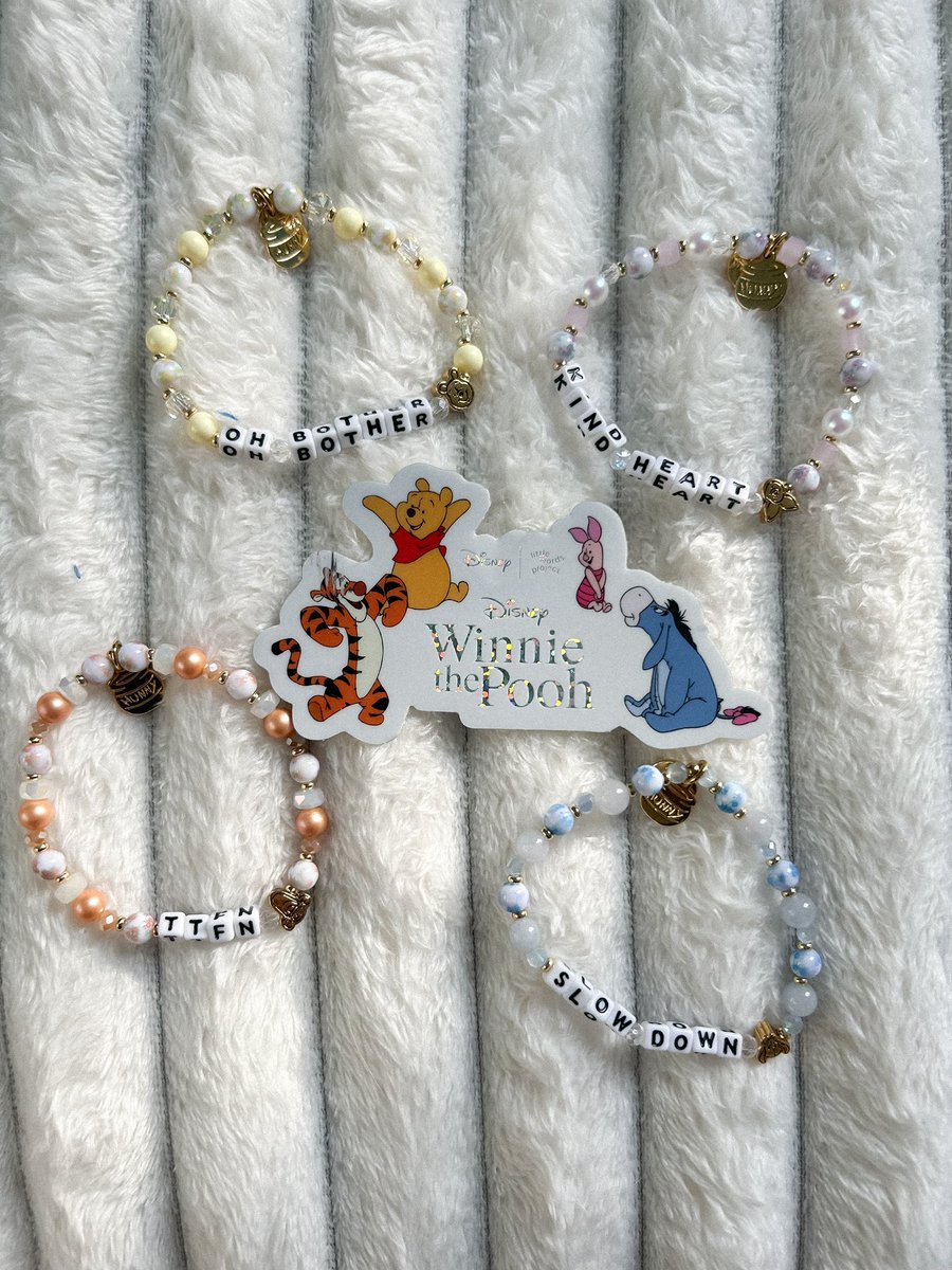 lexivas's tweet image. my Winnie the Pooh loving heart is complete 🥹 (well, maybe not COMPLETE, but is full) 💛

these new bracelets are insanely GORGEOUS. I mean, knocked out of the park. the details are beautiful, the pooh and friends charms are so perfect…

instagram.com/p/DH8y7sJuomF/
