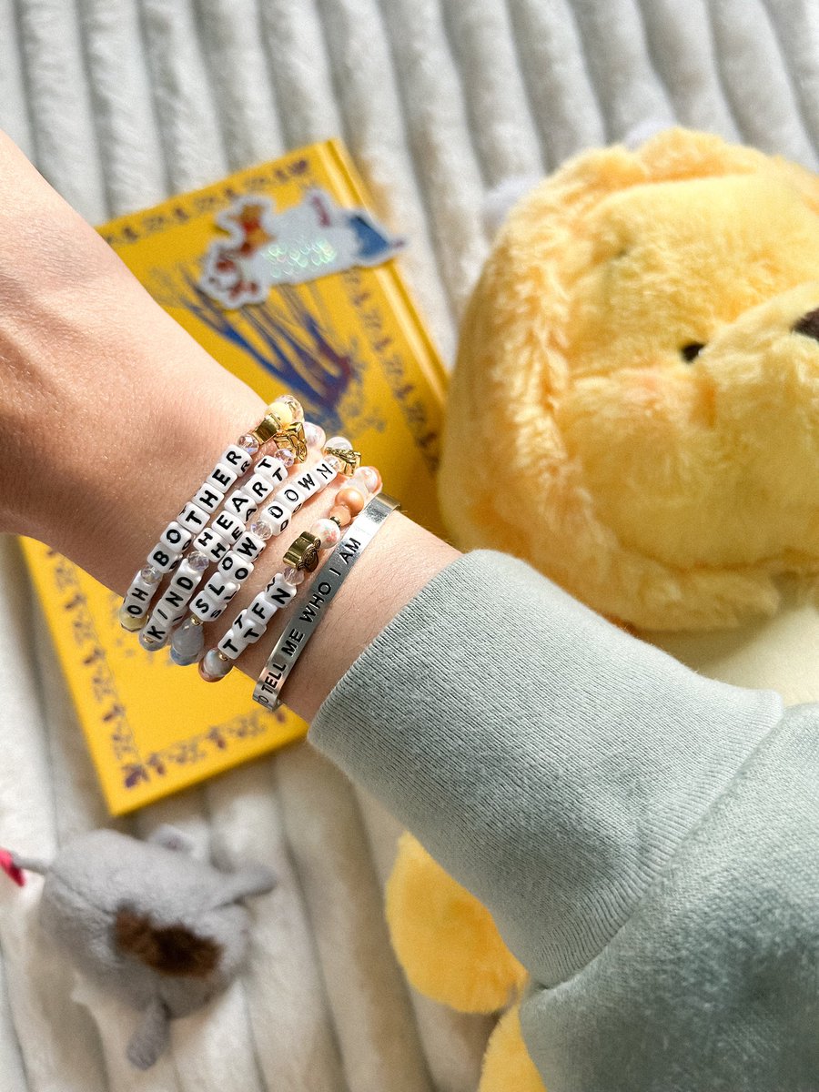 lexivas's tweet image. my Winnie the Pooh loving heart is complete 🥹 (well, maybe not COMPLETE, but is full) 💛

these new bracelets are insanely GORGEOUS. I mean, knocked out of the park. the details are beautiful, the pooh and friends charms are so perfect…

instagram.com/p/DH8y7sJuomF/