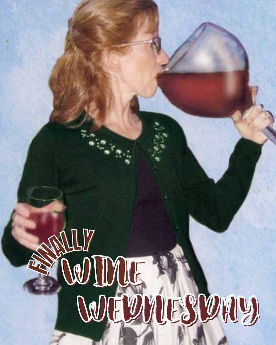 chicostchicks's tweet photo. Keeping it classy, one glass at a time 🍷 #WineWednesday https://t.co/fgyHuoTkti
