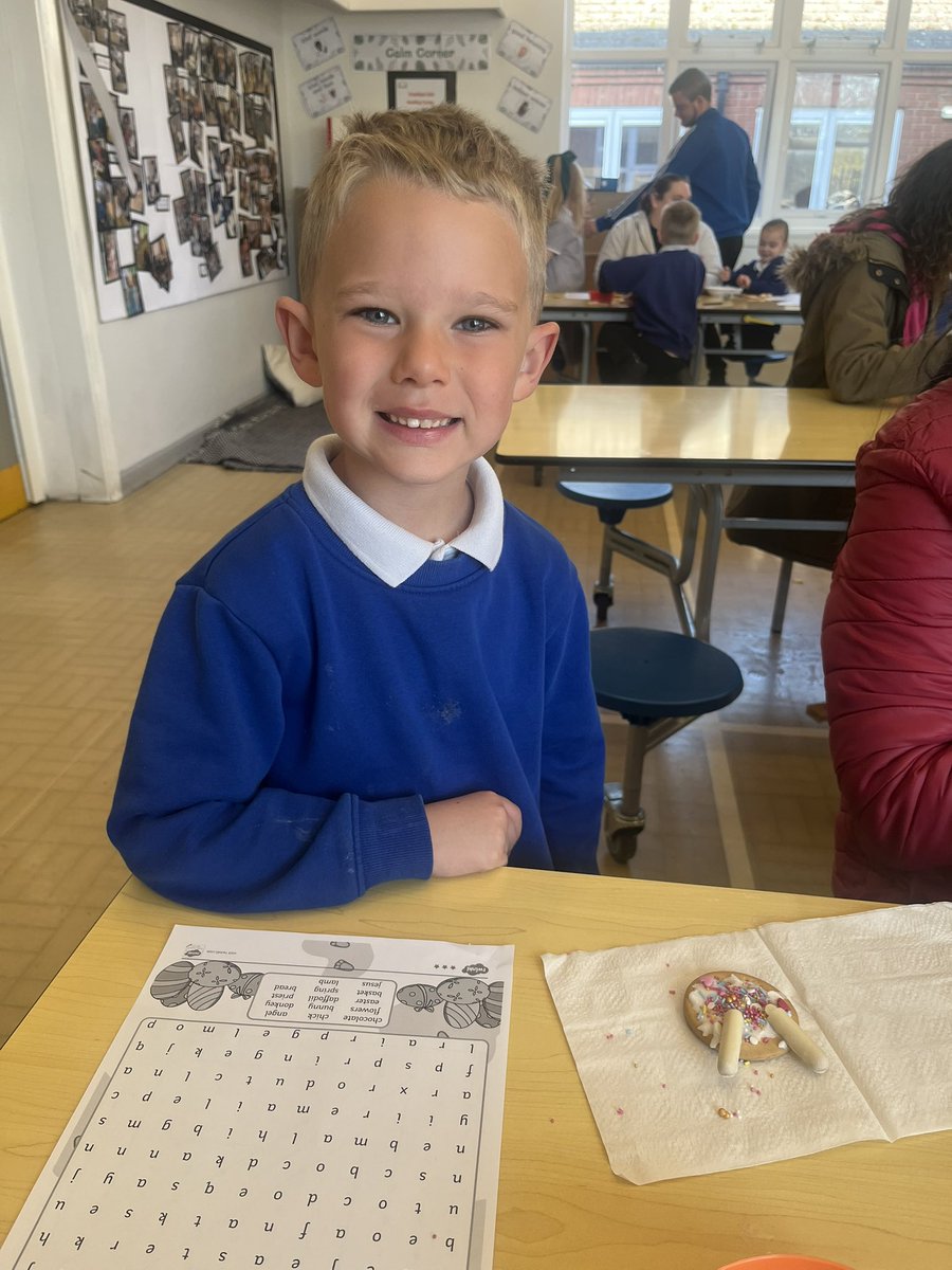 MissSethi00's tweet photo. Y1 had lots of fun decorating their Easter biscuits with their grownups! 🐰🍪 https://t.co/5og0q5IOBx