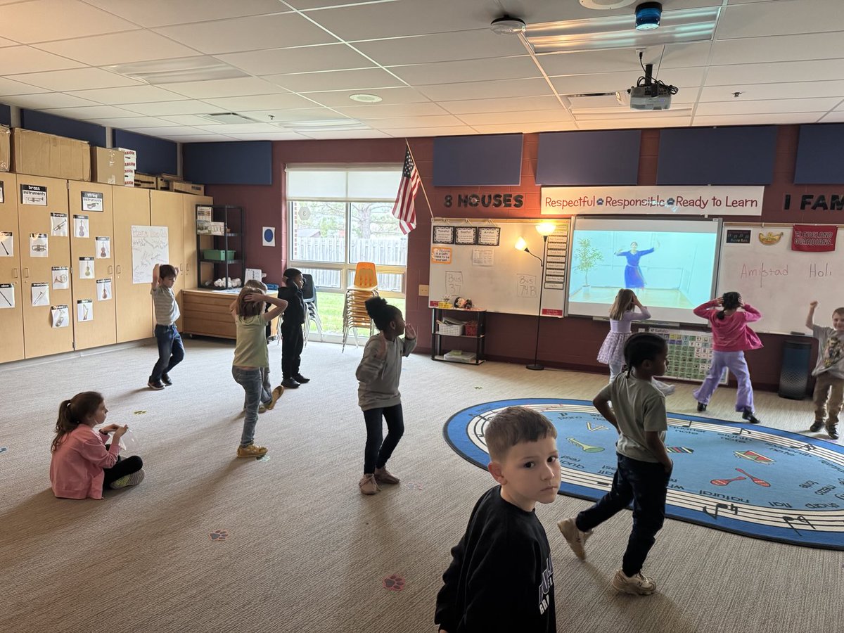 Mrs. Schuster/Mrs. Kadlubs kinders showing off what they learned about the holiday, Holi, through traditional dance! Welcome, spring! 🎶 🕺 🌺
