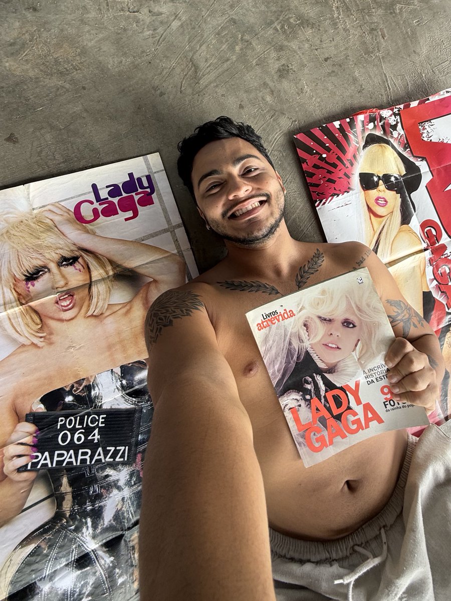 rannieryfreitas's tweet photo. Eu sou muito fã da @ladygaga desde meus 16 anos mais ou menos, e no único show que ela veio ao Brasil, eu ainda tava procurando meu primeiro emprego pra pode pagar as passagens. Mas não consegui 😭me ajudem com esse vip @santander_br #SantanderComAMother #SMUSIC https://t.co/QlSLqnhmry