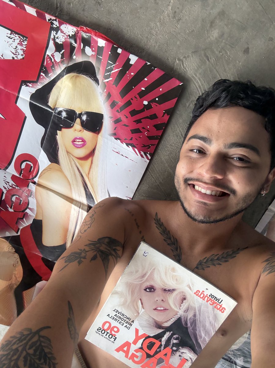 rannieryfreitas's tweet photo. Eu sou muito fã da @ladygaga desde meus 16 anos mais ou menos, e no único show que ela veio ao Brasil, eu ainda tava procurando meu primeiro emprego pra pode pagar as passagens. Mas não consegui 😭me ajudem com esse vip @santander_br #SantanderComAMother #SMUSIC https://t.co/QlSLqnhmry