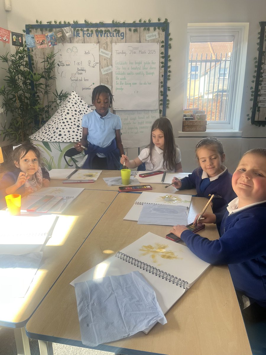 MissSethi00's tweet photo. Cross curriculum afternoon today in Y1! We identified differnt types of flowers in science and then we used our primary colours knowledge to paint them. 🎨 🌷 https://t.co/VQx0iQ7SdN