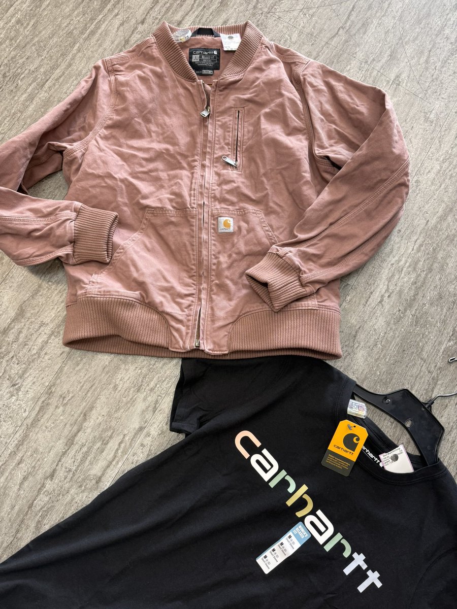 NameBrandEx's tweet photo. Ladies Carhartt! New arrivals! Val Vista ๐ Marking down to make room for the new arrivals! Open 10-9! โฎ๏ธ #cute #athleticwear #workout #recycle #localaz #arizona #sustainability #budget #discount #usedclothing #mesa #mesaaz #spring #accessories #fashion #save #carhartt #workwear https://t.co/k27pl6AYGx