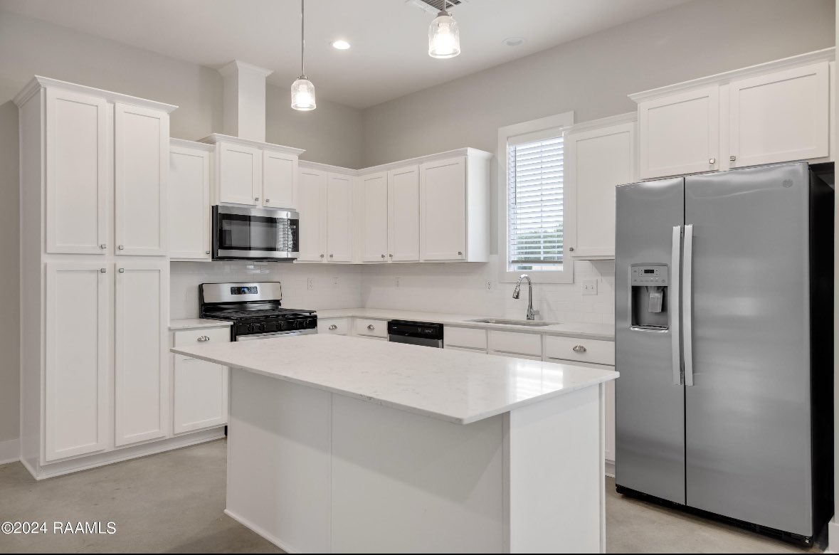 TylerAlbrecht10's tweet image. 🚨 UNDER CONTRACT! But more homes available! 🚨🏡

Paying $1,700+ in rent? STOP renting &amp;amp; START owning w/ 💯% financing &amp;amp; ZERO down! 💰🙌

This 3 bed / 2 bath Youngsville cottage is gone, but I’ve got more! DM me &amp;amp; let’s get you into a home! 📩🔑

#WhyRent #TalkToTyler