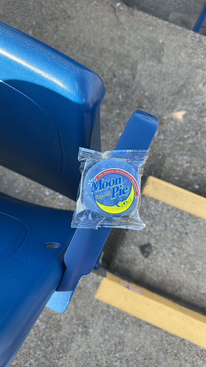 ChattanoogaFC's tweet image. We 💙 @MoonPie 

Free Blueberry MoonPies will be available after the match while supplies last 🌙