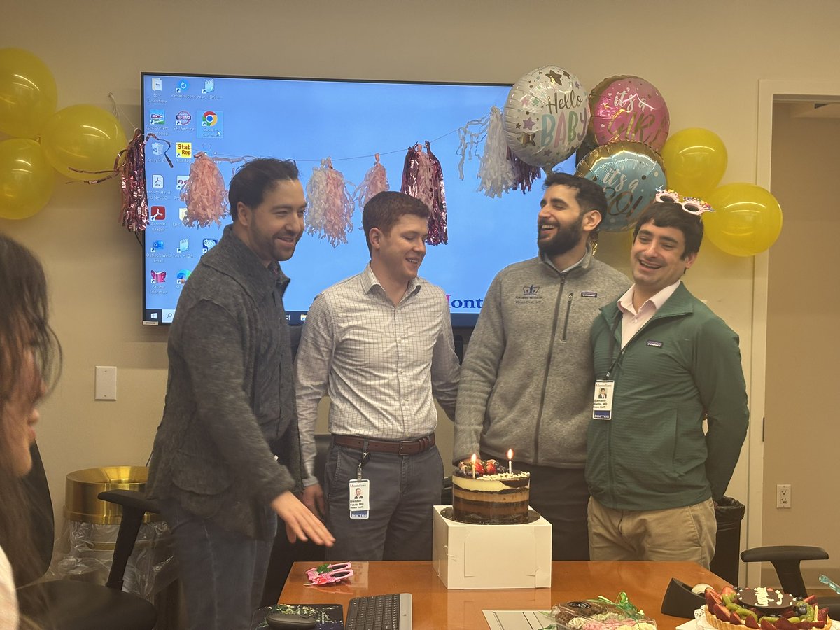 MonteHemeOnc's tweet photo. Happy birthday to our March and April fellows - Mark, Brendon, Matan, and Giancarlo 🤩🤩

Followed by our board review series in multiple myeloma by our attending/alumni Dr David Levitz🥸🥸

#whocanblowthecandlesoutfirst #makeawish🌟🌟💫💫 https://t.co/ObS9uALaPw
