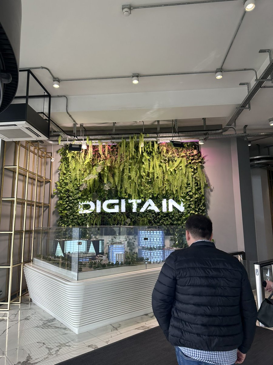 andygamblor's tweet image. Hi from #Armenia 

Huge thanks to @Digitain for an amazing first day looking at @GalaxsysLLC @ImagineLiveLLC 

@GamblorCasino can’t wait to work with you all long term ♥️