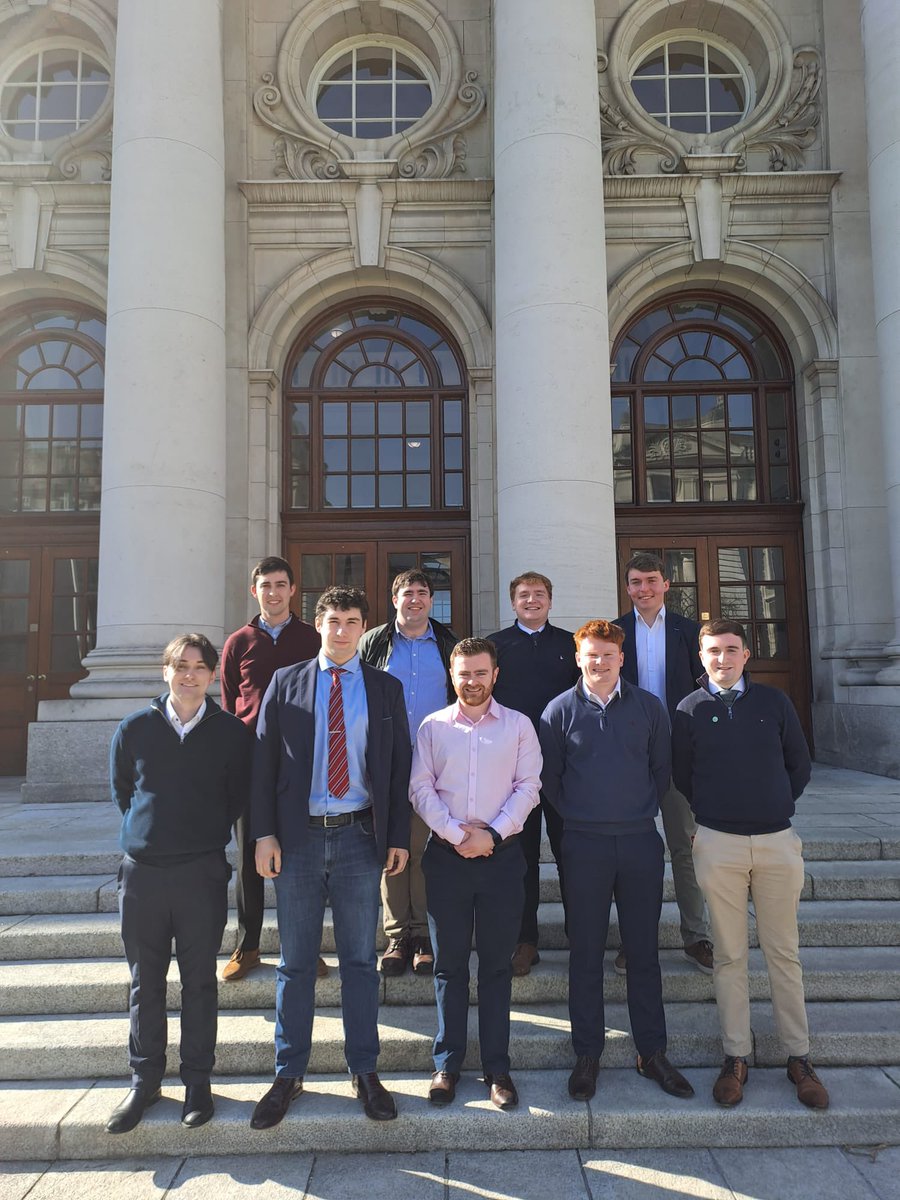 Today members of the Ógra Central Officer Board met with Taoiseach and Fianna Fáil party leader @michealmartintd in advance of our National Youth Conference next week.

Register to attend the NYC at fiannafail.ie/nyc

#NYC25 #Ógra50 #thefutureisbright