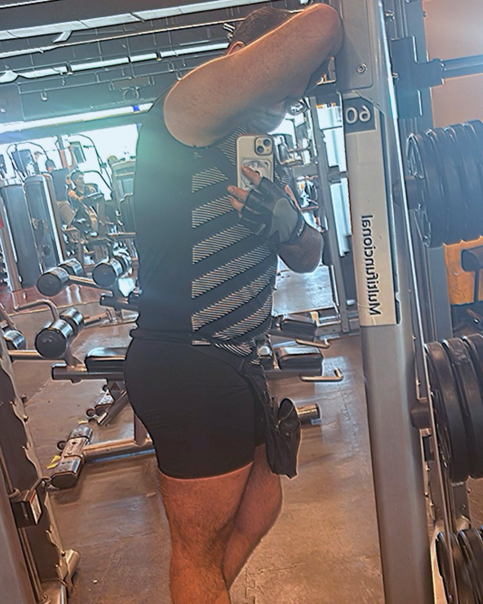 ppbert's tweet image. Gym time… todo sea por el 🐕🐶