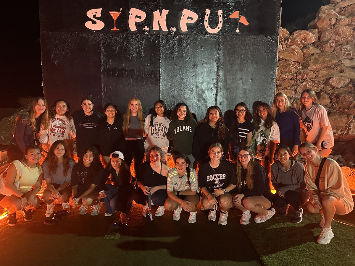 Welcome to the pack! 🐶🐾⚽️

We hosted our incoming 2025-2026 Bulldogs this weekend. From a team dinner to Sip ‘n’ Putt mini golf, our squad had a blast getting to know their future teammates. Can’t wait to see you all on the field! 👊🏽💥

#TooLiveU | #PupsUp