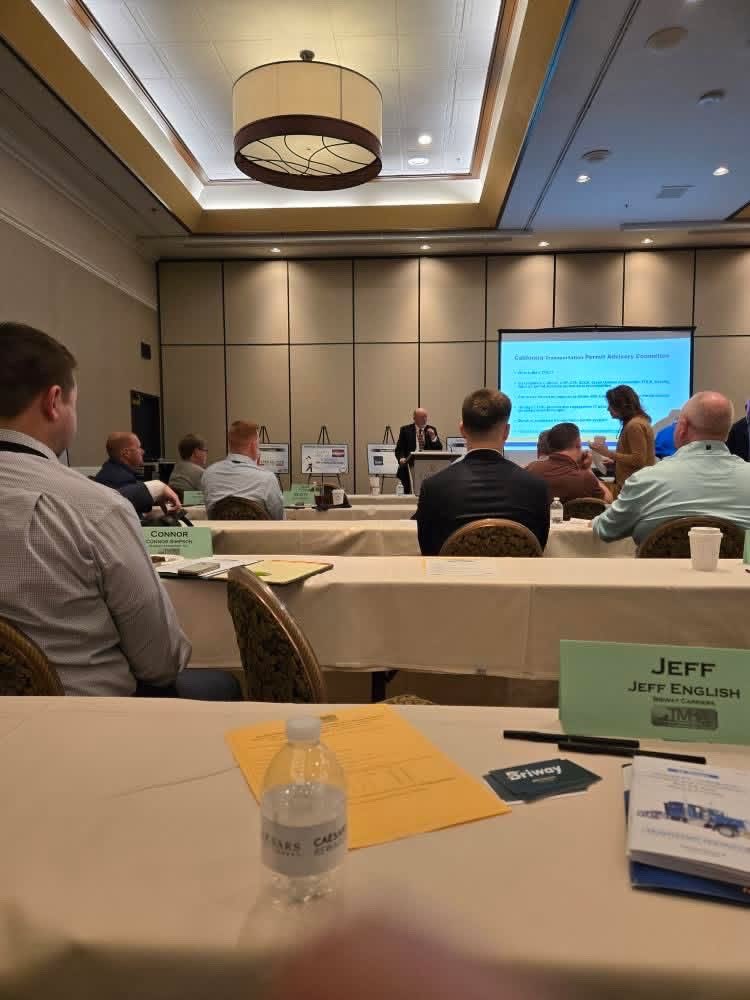 JeffEnglish15's tweet image. Jeff is pictured with Clayton Fisk, President of the Machinery Haulers Association, at their Annual Meeting &amp;amp; Management Conference, held at the Horseshoe/Paris Las Vegas!

Thank you to the Machinery Haulers Association for hosting such a valuable event! 
@TMHAINC