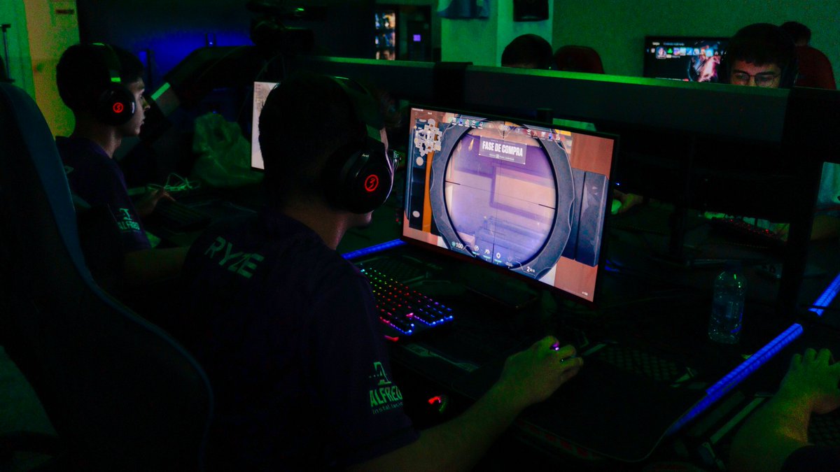 Gamesports Electrònics (@gamesportselect) on Twitter photo 🧐Un nou tastet dels millors moments de les finals presencials de les competicions LIOP <a href="/omnium/">Òmnium Cultural</a> .
🙌Ben aviat l'àlbum complet!
<a href="/glassvision_mp4/">Gonzalo Addiego | Filmmaker</a>
📢 Amb el suport de: <a href="/cultura_cat/">Cultura</a> <a href="/culturadigicat/">Cultura Digital</a>
<a href="/SomosLaTormenta/">Circuito Tormenta</a> 🧐Un nou tastet dels millors moments de les finals presencials de les competicions LIOP <a href="/omnium/">Òmnium Cultural</a> .
🙌Ben aviat l'àlbum complet!
<a href="/glassvision_mp4/">Gonzalo Addiego | Filmmaker</a>
📢 Amb el suport de: <a href="/cultura_cat/">Cultura</a> <a href="/culturadigicat/">Cultura Digital</a>
<a href="/SomosLaTormenta/">Circuito Tormenta</a>