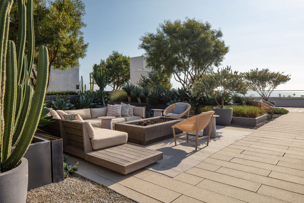 stepstonellc's tweet photo. Dreaming of days spent in this serene oasis. 🌿 The Park Santa Monica Apartments by KEA Architecture redefines modern luxury, blending sleek design with tranquil outdoor spaces. Who wouldn’t want to call this home? #StepstoneLLC #DesignInspiration #DreamSpace https://t.co/3REG5fnvX2